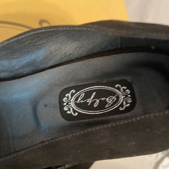 Salpy USA Tiffany Black Suede Pointy Toe Pump Kitten Heels Size 10 Retail: $390 - Picture 5 of 8